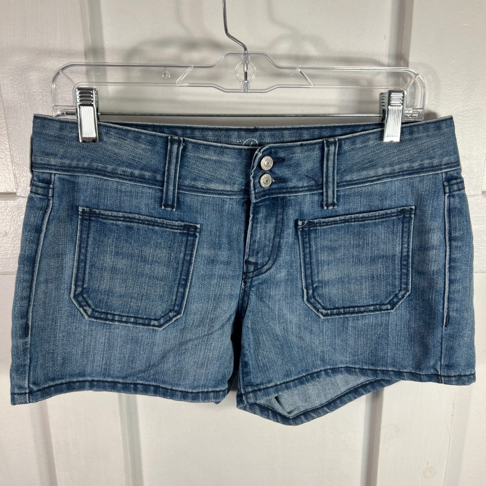 Old Navy The Diva Denim Shorts Womens 6 Blue Medium Wash Low Rise 116040-00